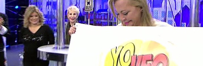 Belén Esteban con la bandera de "Yo veo 'Sálvame"
