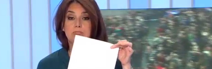 Esperanza Torres muestra el mail que desmiente a Pablo Iglesias