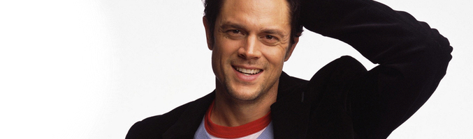 El humorista Johnny Knoxville podría contar con su propia serie de televisión en ABC