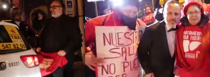 Javier Gutiérrez y Álex de la Iglesia con los manifestantes