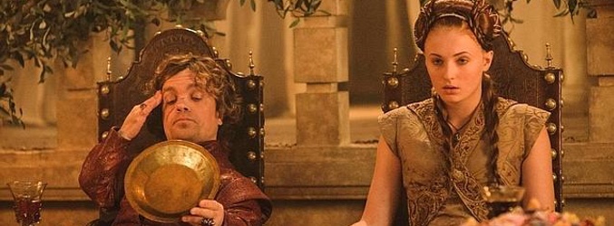 Tyrion y Sansa en un banquete en Desembarco del Rey