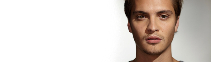 Luke Grimes encarna a Elliot Grey en 'Cincuenta sombras de Grey'