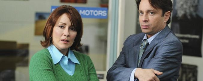 Chris Kattan junto a Patricia Heaton en 'The Middle'