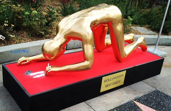 Oscar esnifando cocaína