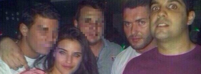 Isabel Mateos junto a los Ultra Sur detenidos