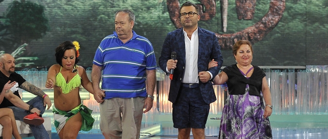 Chiqui con Jorge Javier Vázquez y sus padres en su expulsión de 'Supervivientes 2014'