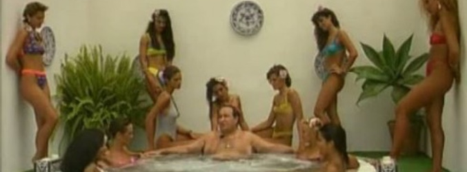 Jesús Gil acompañado de sus azafatas en &#39;Las noches de tal y tal&#39;