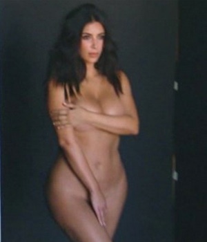 Kim Kardashian aparecerá desnuda en su programa