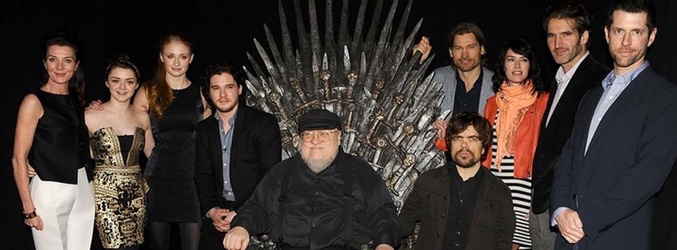Parte del reparto de 'Juego de Tronos' junto a George R.R Martin