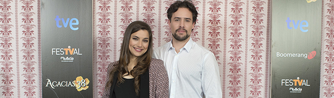 Roger Berruezo y Sheyla Fariña son los protagonistas de 'Acacias 38'