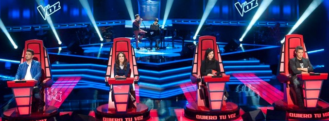 Los coaches escuchando la canción de unos aspirantes