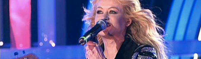 Actuación de Paulina Rubio en el segundo programa de &#39;La alfombra roja Palace&#39;