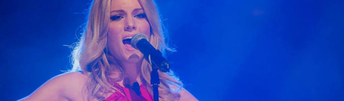 Tras presentar en directo el tema con el que representará a España en Eurovisión, la cantante se enfrenta a las críticas