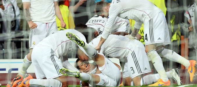 Los jugadores del Real Madrid celebran la victoria
