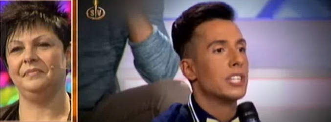 Paqui viendo las imágenes de 'Mujeres y hombres y viceversa'