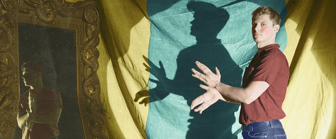 Evan Peters en una imagen promocional de 'American Horror Story: Freak Show'