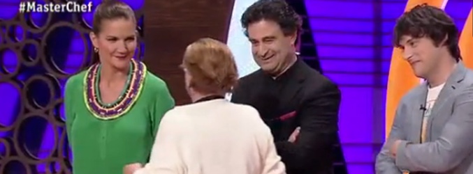 Encina despidiéndose del jurado