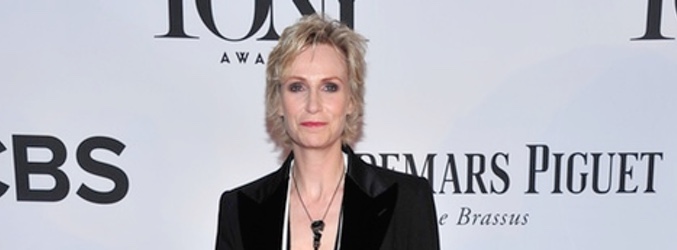 Jane Lynch protagonizará 'Angel from Hell'