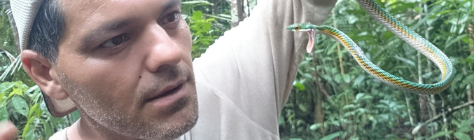 Frank con una serpiente