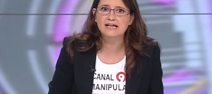 Mónica Oltra, de Compromís, con una camiseta donde denuncia la manipulación de Canal 9