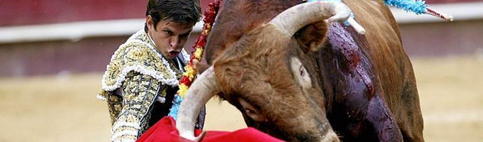 &quot;El juli&quot; toreando