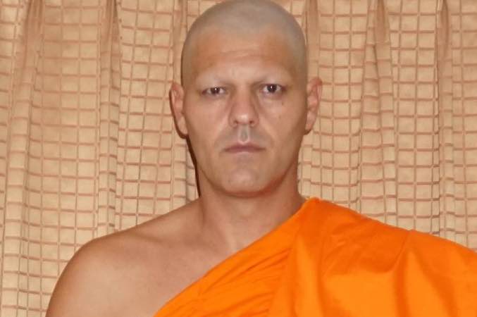 El impresionante cambio de look de Frank Cuesta: se convierte en monje tibetano