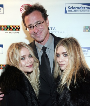 Ashley y Mary-Kate Olsen con Bob Saget