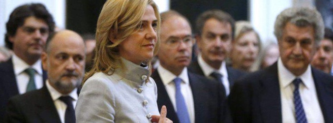 El abogado de Doña Cristina dice que fue ella quien renunció