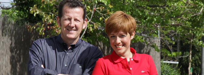 Marta Solano junto a su compañero Carlos García Hirschfeld para 'Seguridad Vital'