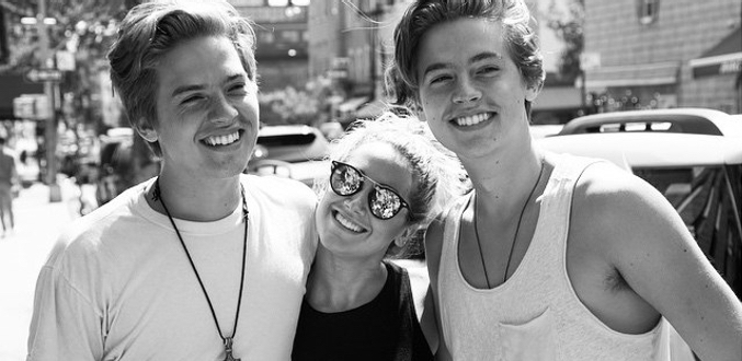 Ashley Tisdale se reúne con los gemelos Sprouse