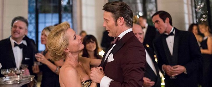 Gillian Anderson y Mads Mikkelsen en una escena de la tercera temporada de 'Hannibal'