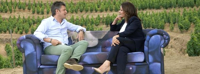 Pepa Bueno en los viñedos de Álvaro Palacios