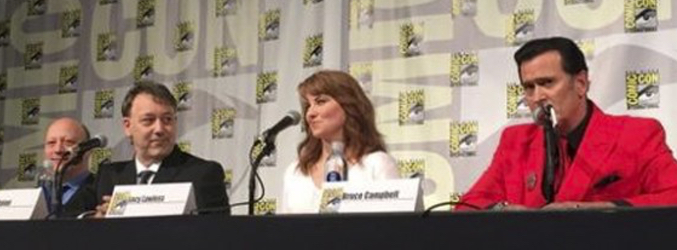 Los dos protagonistas y los creadores de 'Ash vs Evil Dead' acudieron al panel de la serie en la Comic-Con