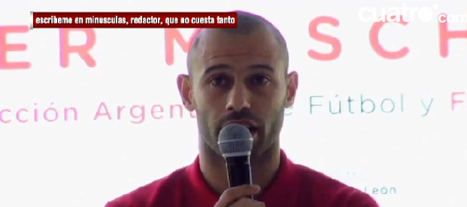 Momento en el que se coló el rótulo en 'Deportes Cuatro' dirigido al redactor