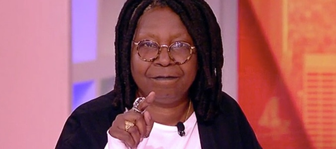 Whoopi Goldberg durante la entrevista con el analista