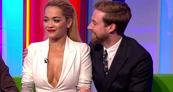 El escote de Rita Ora por el que BBC recibió quejas