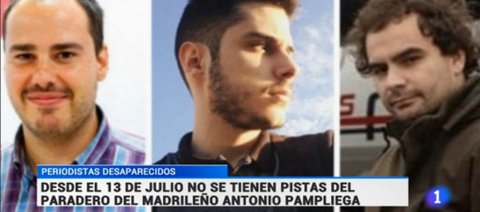 En el centro, J.M. López, estudiante de periodismo con el que TVE ha confundido a uno de los secuestrados en Siria