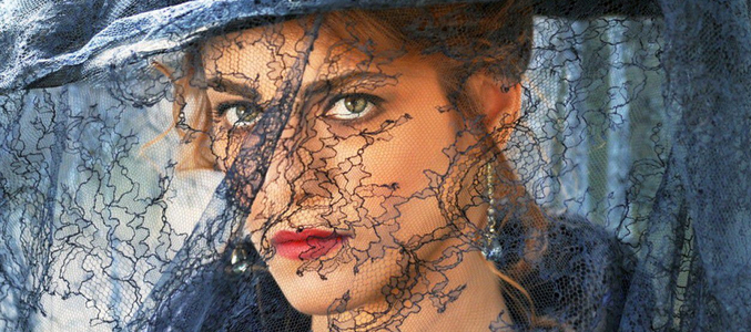 Telecinco estrena el próximo domingo 26 'La Dama Velada' con Aura Garrido, Juana Acosta y Úrsula Corberó