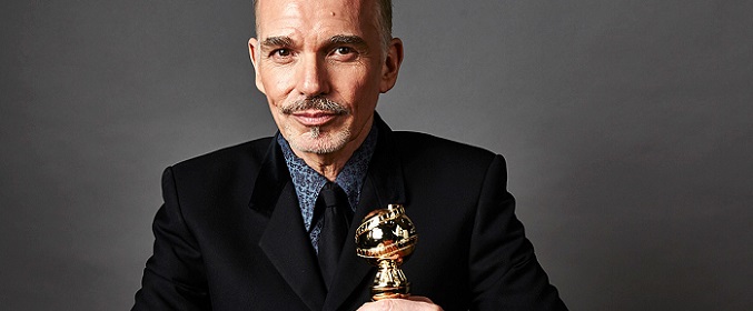 Billy Bob Thornton junto a su Globo de Oro conseguido por 'Fargo'