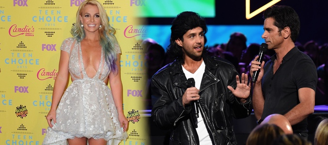 Britney Spears, John Stamos y su imitador en la entrega de premios