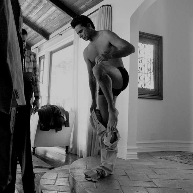 John Stamos ('Padres forzosos') se desnuda y muestra su ropa interior para celebrar sus 52 años