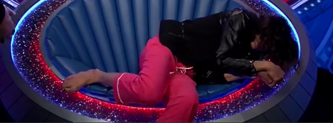 Dickinson se desplomó ante la atenta mirada de los espectadores