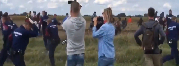 Petra Laszlo es la periodista húngara que puso la zancadilla