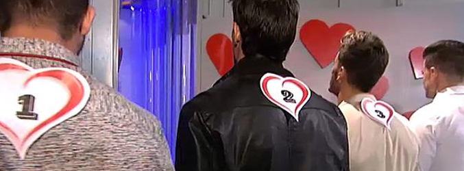 Los pretendientes de Ruth tuvieron que dejar su destino a manos de la suerte