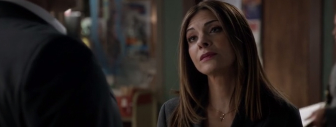 "The Mysteries of Laura 2x01"