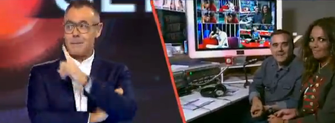 Lara Álvarez, desde control, tiene mucho protagonismo durante la noche