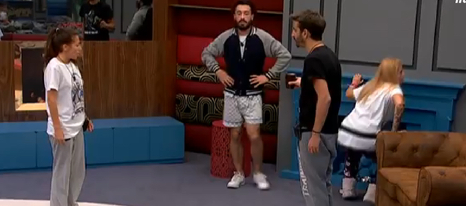 Aritz descubre la puerta de Vera y Niedziela