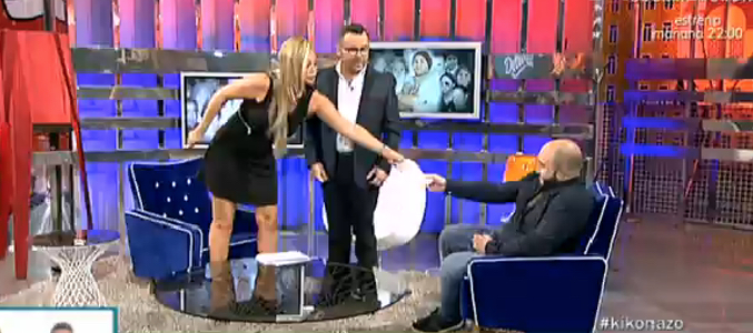 Belén Esteban entrega la demanda a Kiko Rivera