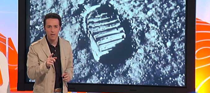  src="https://www.formulatv.com/images/noticias/49800/49885/2_d75bd24832.jpg##677##300"/><p></p></div>  </p><p><b>¿Cuál es el secreto de 'Aquí la Tierra' para haber renovado para una nueva temporada? Siendo un programa de divulgación científica habéis conseguido superar varias veces el millón de espectadores.</b></p><p>Los datos mejoran día tras día, estamos muy contentos con la respuesta de la gente, es una suerte y un orgullo para todos los que hacemos este programa. La clave es muchísimo trabajo, escuchar mucho a la gente, en el programa hay mucha implicación de la gente a través de fotos, vídeos, comentarios, propuestas...</p><p>¿Debe una TV Pública pelear por la audiencia e intentar superar ofertas como 'Pasapalabra' o 'Boom'?<b></p><p></b>No tendría sentido elaborar contenidos para que no los viese nadie, pero quizás la audiencia no debe ser tan importante en un medio público, y evidentemente no lo es. No obstante, la audiencia importa, nosotros estamos justo antes del telediario de la noche y es un programa que tiene que tener buenos números. Es una responsabilidad, pero creo que si hemos podido alcanzar las cifras que tenemos es gracias a que no todo ha sido medido por la audiencia.</p><p>TVE tiene que intentar superar a otros programas, sería increíble superar a 'Pasapalabra' o 'Boom', pero haciendo programas como 'Aquí la Tierra', podemos conseguir buenos números, esa es la clave.</p><blockquote>"La audiencia no debe ser tan importante en un medio público"</blockquote><p><b>Sin embargo en 'Aquí la tierra' no solo habláis de clima, hemos visto también características propias de programas como 'España Directo' y cosas distintas a lo que estamos acostumbrados a ver en un espacio destinado al clima. Y llega la pregunta que no supisteis (o no quisisteis) contestar en vuestra rueda de prensa de presentación del programa: ¿cuál es la esencia de 'Aquí la tierra?</b></p><p>Es que realmente es un concepto muy difícil de definir, quizá en esa rueda de prensa de presentación hubo algo que no dije porque hubiera tirado hacia atrás el titular, pero cada vez tengo más la sensación de que 'Aquí la Tierra' es un programa de geografía. Lo que pasa es que la geografía no parece muy atractiva, pero lo que enseñamos en el programa son todas las cosas que suceden en nuestro territorio, no todas aquellas relacionadas con la actualidad, con la política, con la economía, sino que enseñamos cómo se relaciona la gente con su territorio y de ahí salen cosas que tienen que ver con el clima (como puede ser la agricultura, los productos típicos, las recetas u otras curiosidades). Es un vistazo general, pero siempre bajo un prisma optimista, no queremos que la gente tenga un poso de amargor, sino de alegría porque este planeta vale mucho la pena.</p><p><div class="imgnctxt"><img loading="lazy" alt=