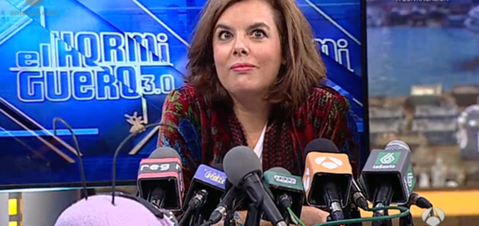 Soraya Sáenz de Santamaría, interrogada por las hormigas